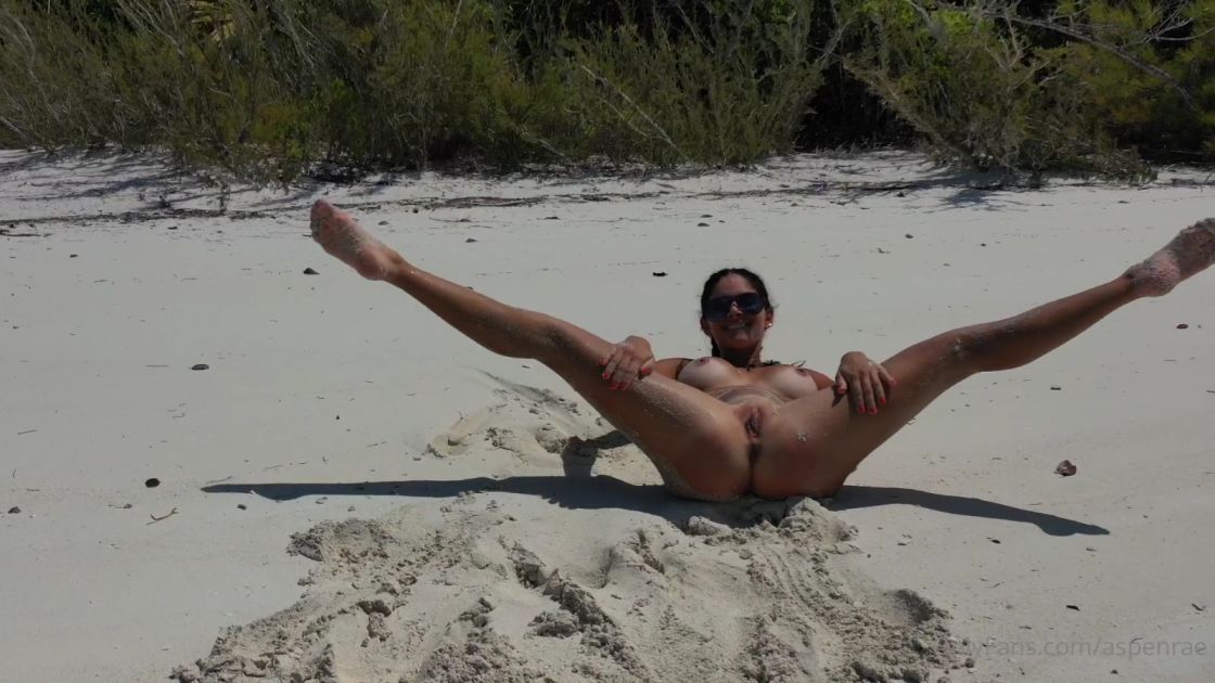 aspen rae twerking on the beach video leaked