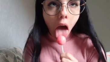 jessy asmr lollipop licking video leaked