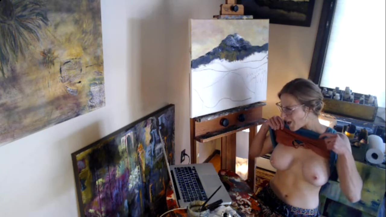 milf twitch streamer showing tits for chat