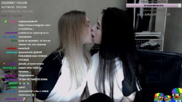russian teens make out for big donations on twitch